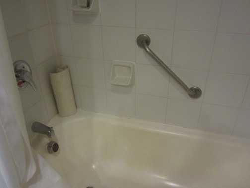 Marina Room Bathtub