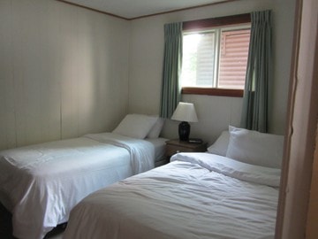 Viamede Cottage bedroom sm