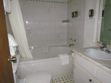Viamede Resort Cottage bathroom mf