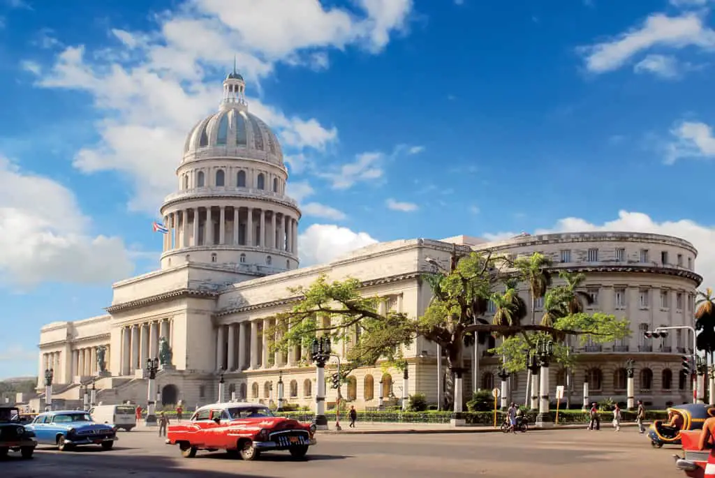Havana_Cuba_Capitol_old cars_dreamtravelmag
