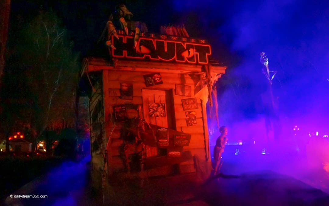 Daily Dream 360 (Mini) Canada’s Wonderland Halloween Haunt Thrilling