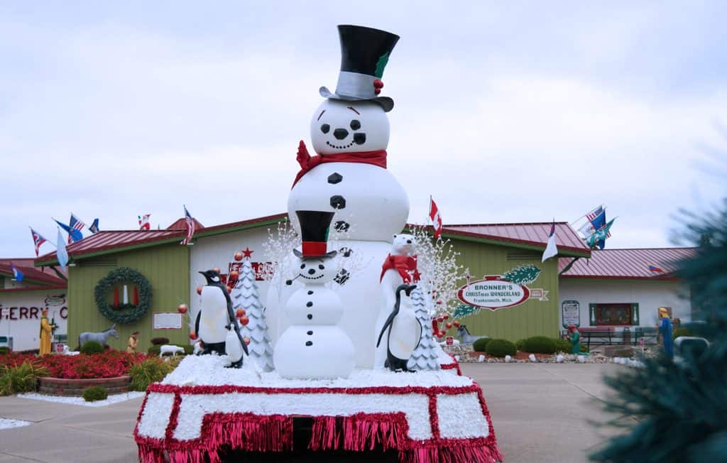 Bronners Christmas Wonderland-Michigan_dream-travel-magazine_03