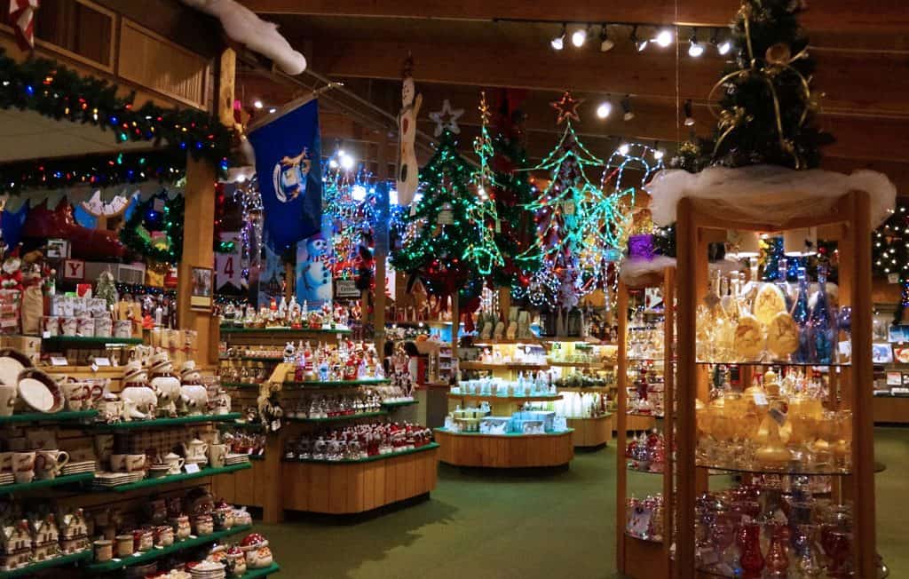 Bronners Christmas Wonderland-Michigan_dream-travel-magazine_06