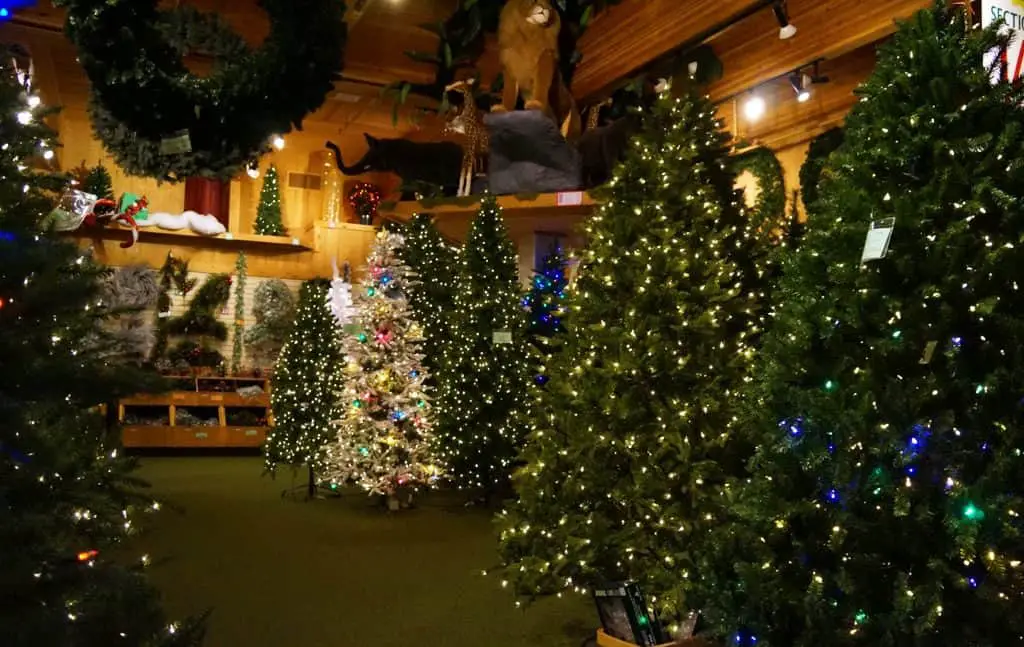 Bronners Christmas Wonderland-Michigan_dream-travel-magazine_14