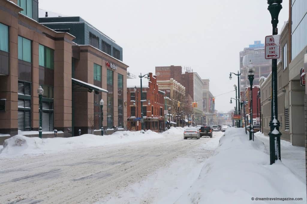 Buffalo-canalside-skating-snow-day_15