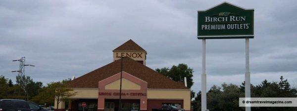Travel Shopping: Birch Run Premium Outlets, Michigan