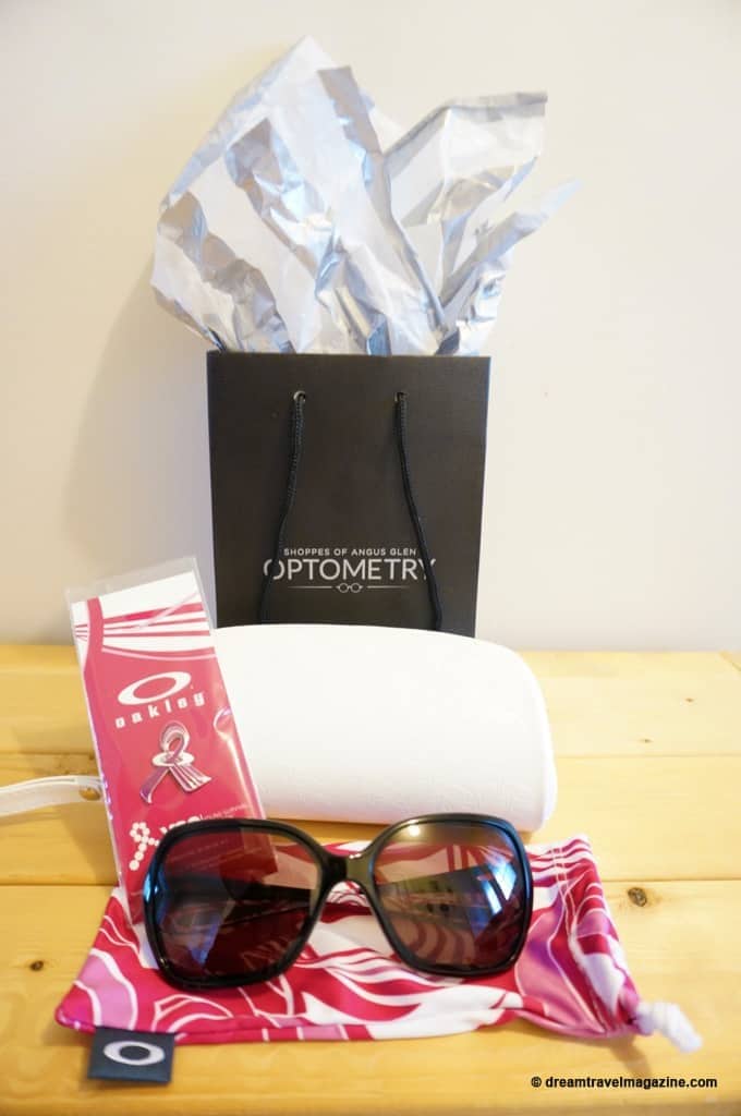 Tips to pick sunglasses for travel_angus glen optometry_03