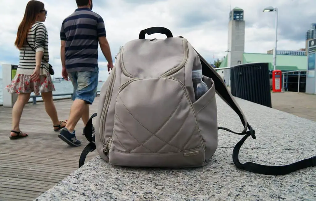 travel-review-travelon-classic-anti-theft-backpack_-2