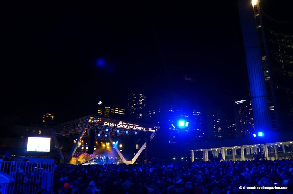 11-29-15-Toronto-Cavalcade-of-Lights-25