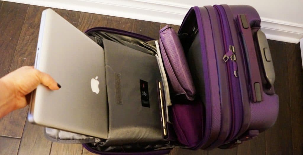 Heys-Smart-Luggage-Gateway-Carry-on-Bag-purple_Review_11