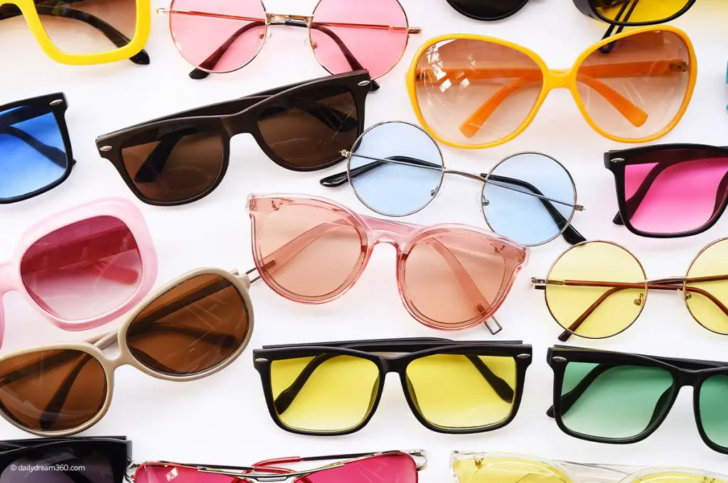 Buying The Right Sunglasses: The 10 Best Classic Sunglasses Styles