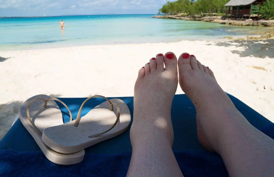Reasons to travel with good flip flops reef escape sandals