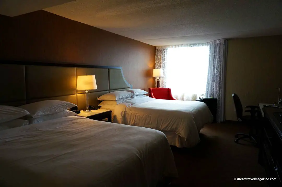 Double Queen Room Review Sheraton Hamilton Hotel 
