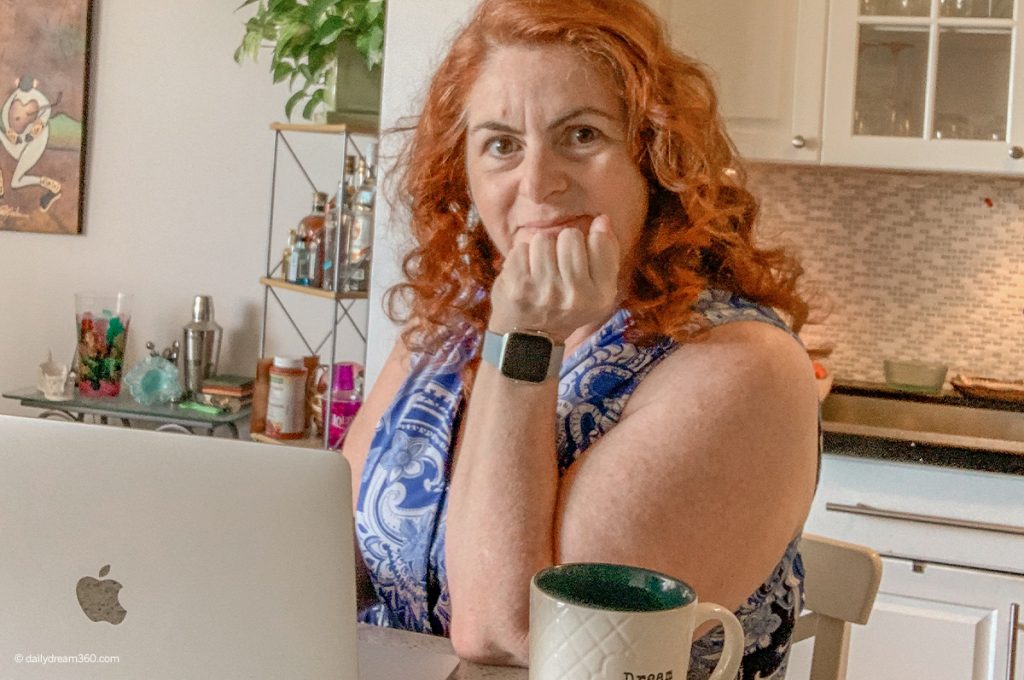 Sharon Mendelaoui sitting at computer