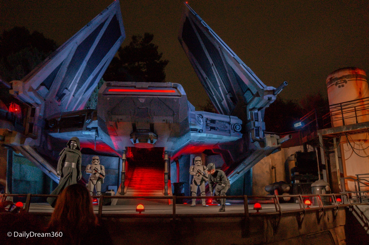 Show at Start Wars Galaxy's Edge