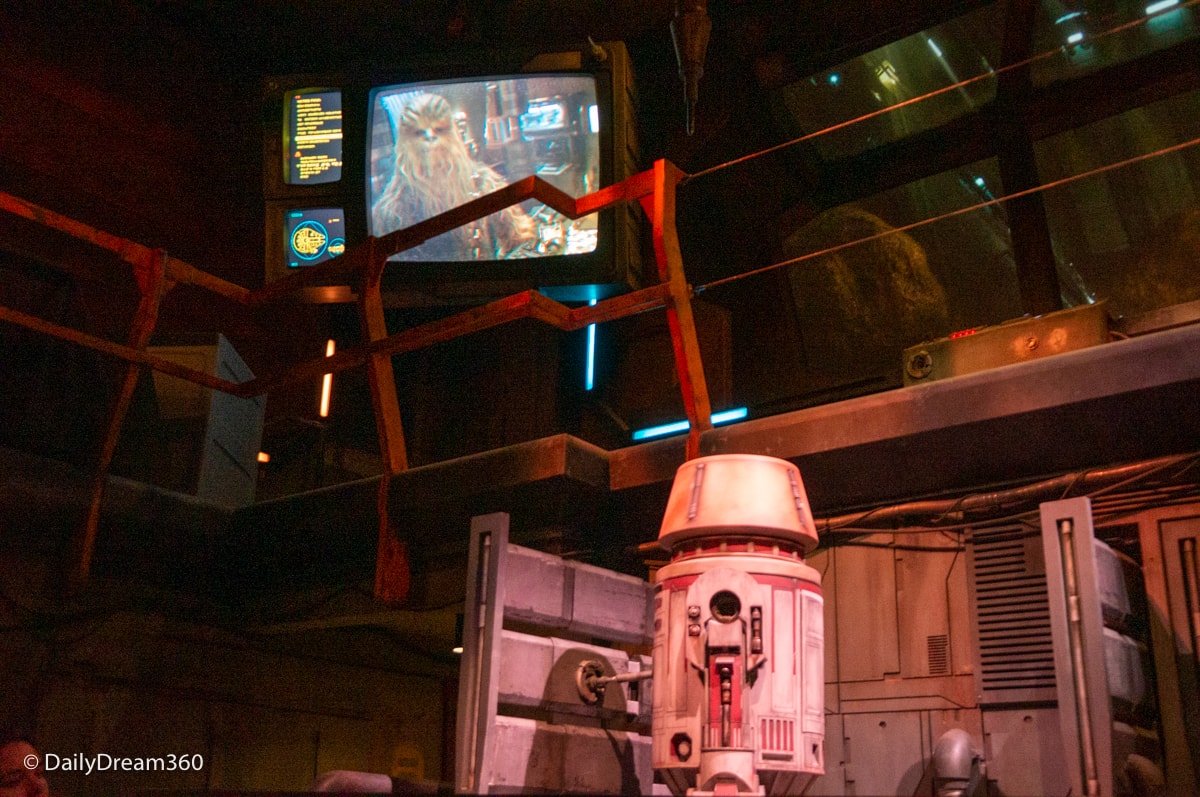 Smuggler's Run briefing before boarding the Falcon