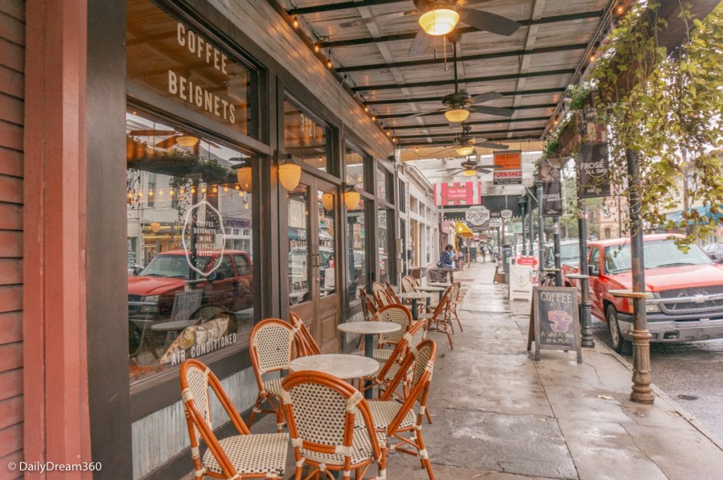 Shopping on Magazine Street in Garden District New Orleans