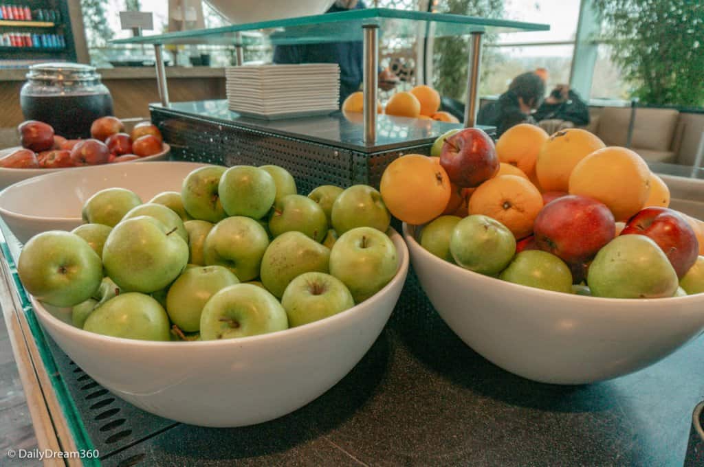 Bowls of Fruit at airport lounge How to Eat Healthy at the Airport