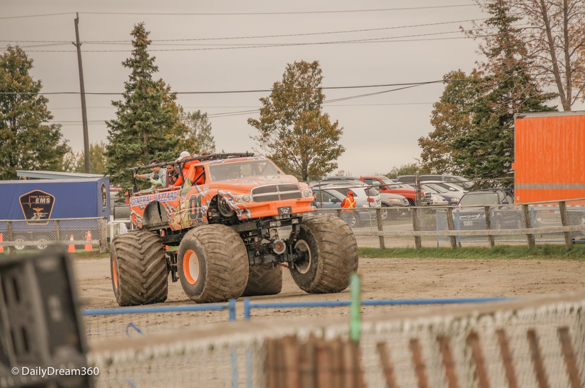 General Hazzard rides for attendees of the Markham Fair