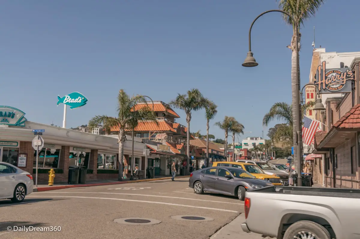 Street view of beach shops in Pismo Beach CA