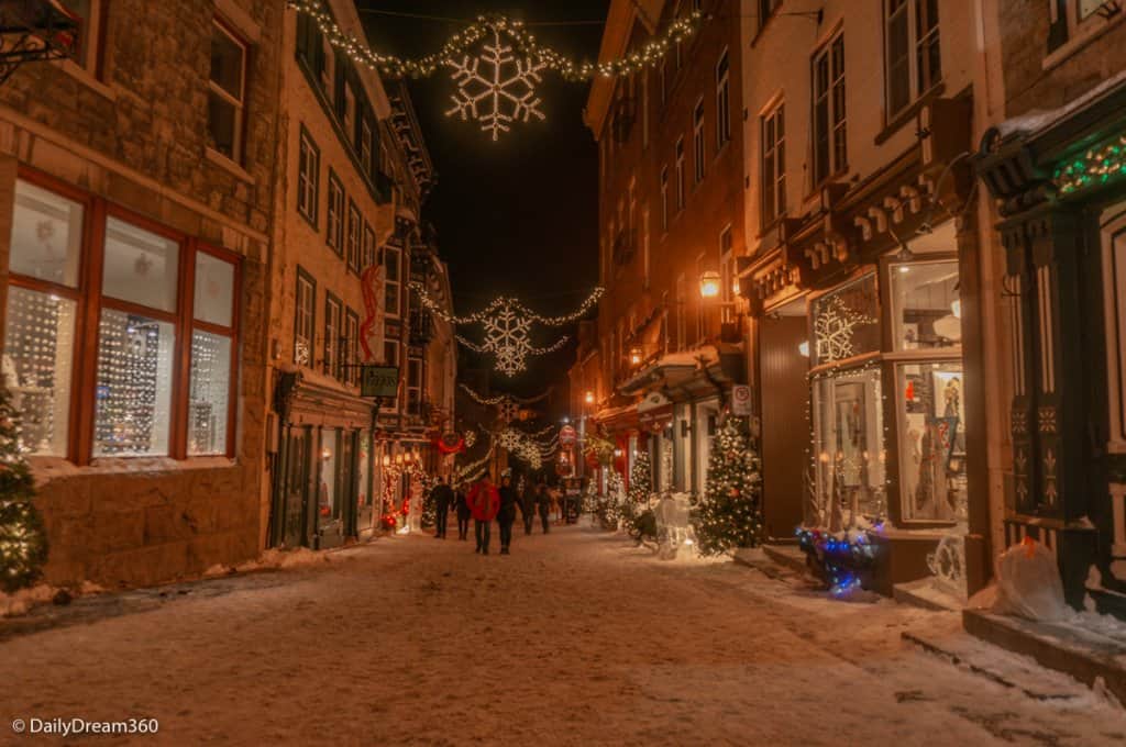 Petit Champlain district at night